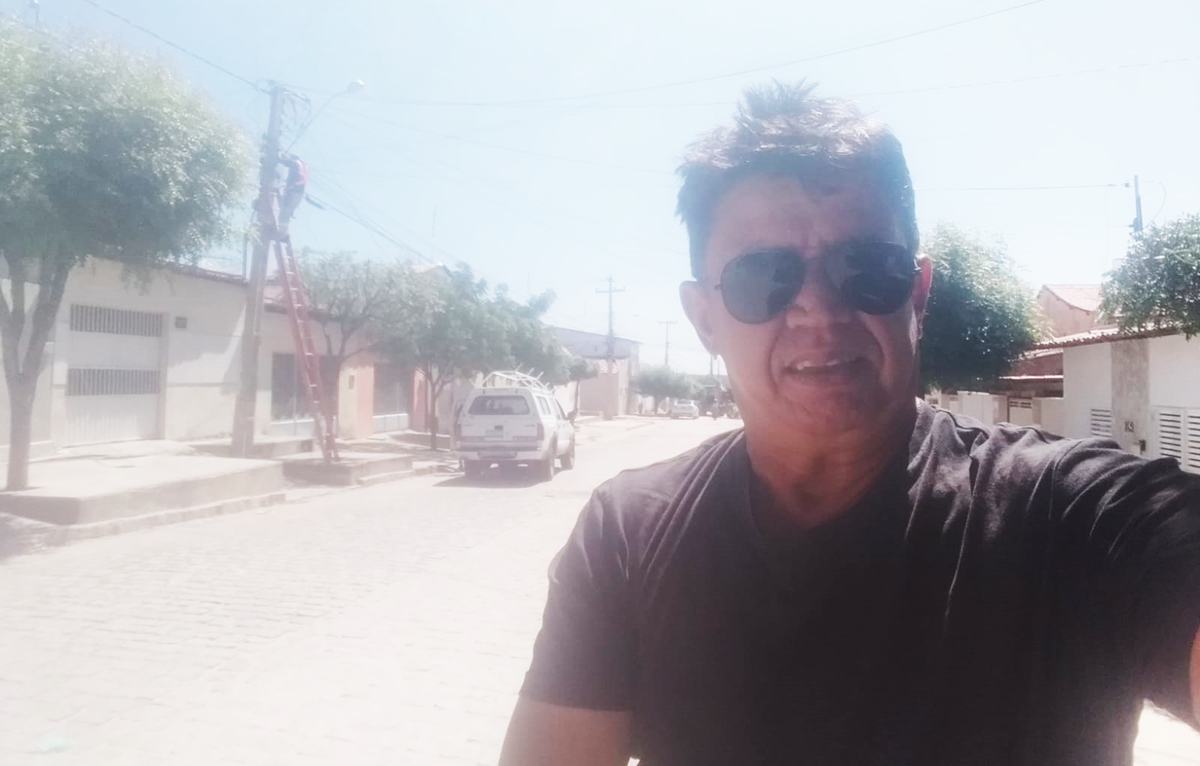 Funcionário da Prefeitura de Patos recebe elogios provientes do Vereador Josmá Oliveira