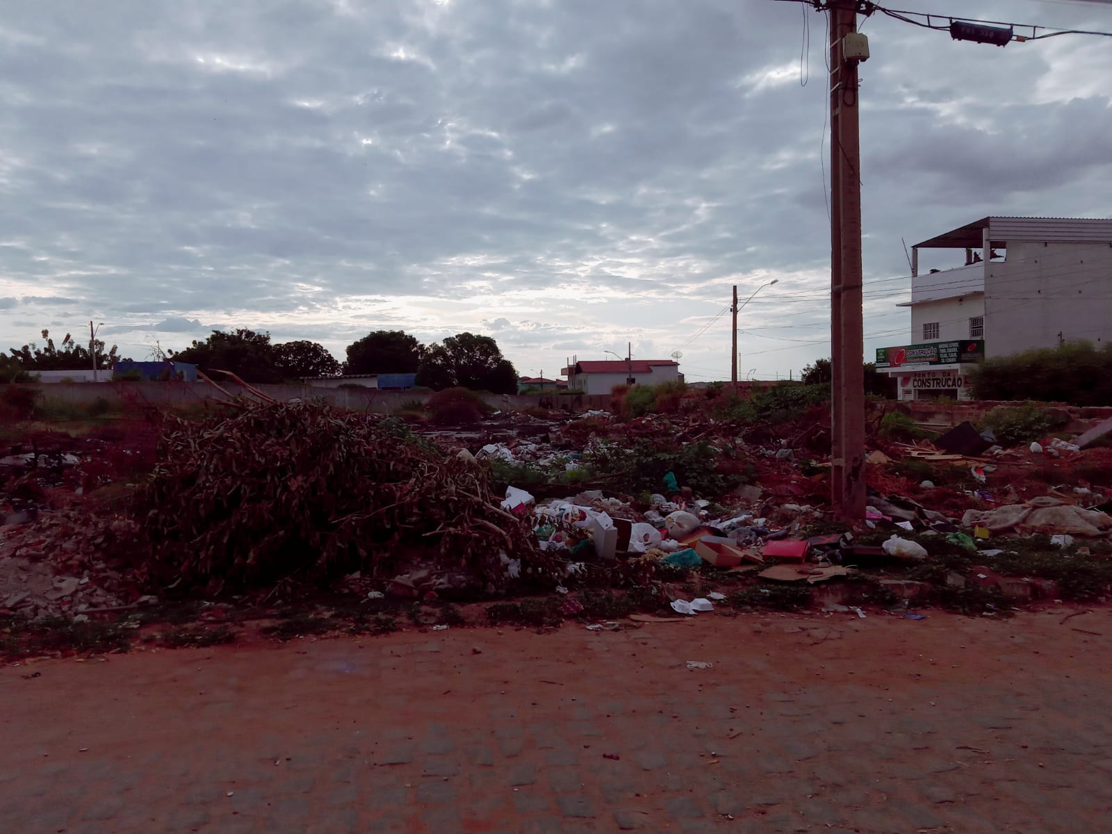 Dr. Ramonilson cobra a reconstrução da Escola Estadual Maria Nunes em Patos com a incorporação de um Centro Poliesportivo e Cultural na localidade
