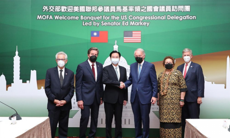 EUA e Taiwan anunciam negociações comerciais em meio a crescente tensão com a China