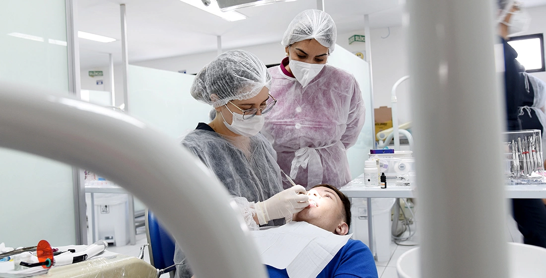 Com tratamento a baixo custo, pacientes têm atendimentos diários na Clínica de Odontologia UNIFIP