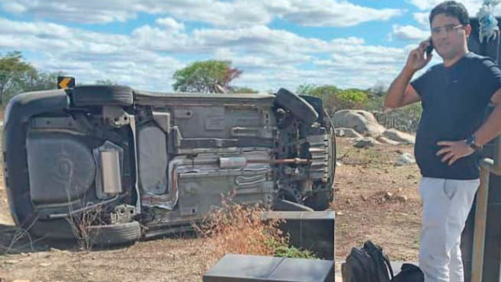 Veículo capota na BR-361, na tarde desta quinta-feira (18), entre os municípios de Olho D’Água e Catingueira