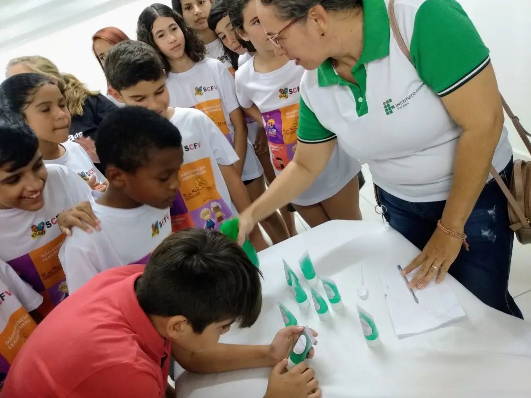 Uma parceria da Prefeitura de Quixaba e IFPB Campus Patos, projeto Qualifica Mulher expõe Plantas Aromáticas e Medicinais