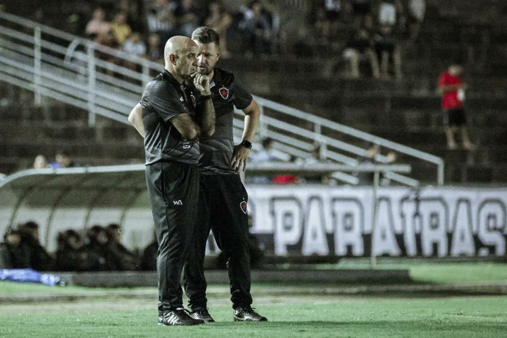 Botafogo-PB anuncia a saída do técnico Itamar Schülle