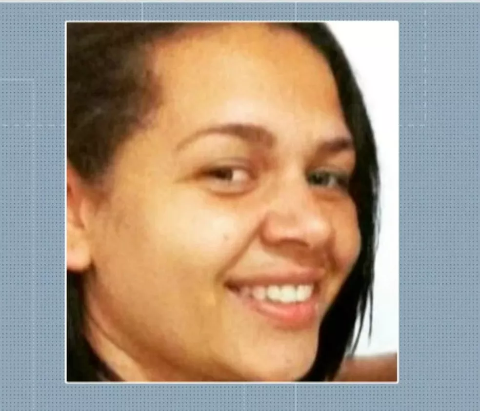 Em Campina Grande: homem mata esposa e limpa faca em bíblia, diz delegada