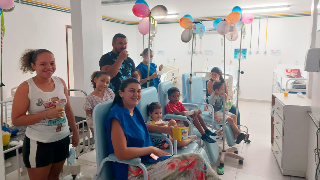 Hospital Infantil Noaldo Leite realiza sessões de cinema para os pequenos pacientes internados nas enfermarias