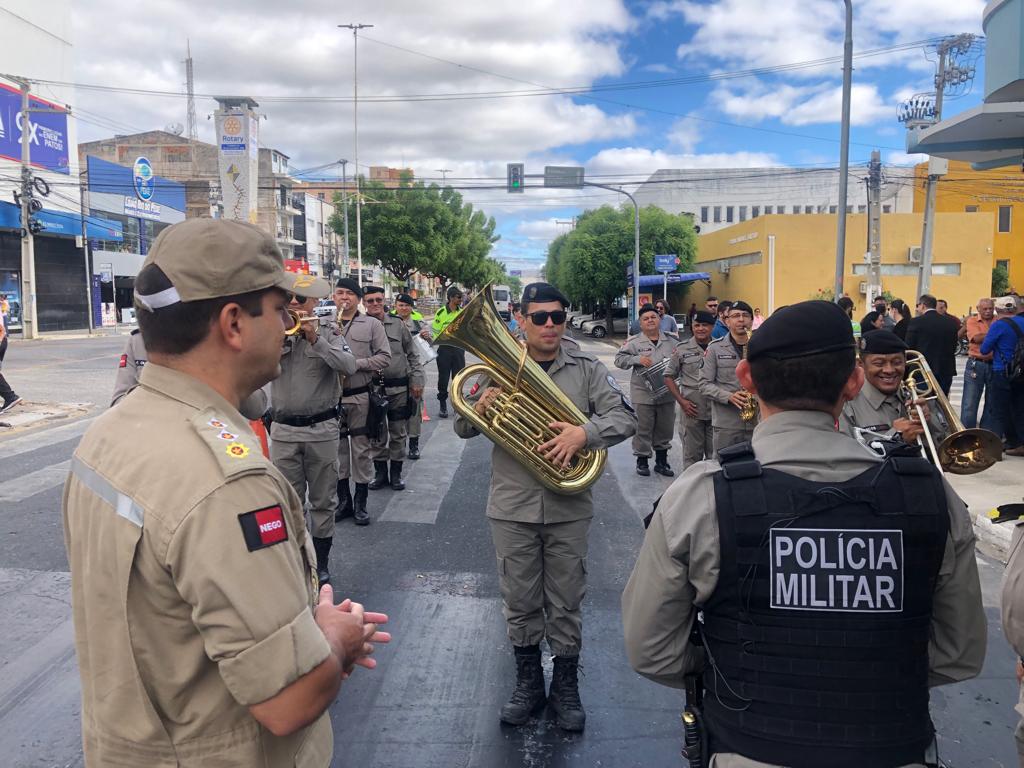 Polícia Militar participa da solenidade de abertura da Semana da Pátria, realizada pela Prefeitura Municipal de Patos