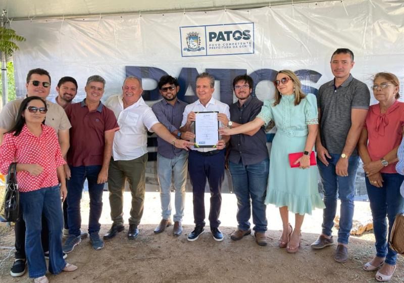 Prefeito assina ordem de serviço para conclusão dos Canais do Nóe Trajano e Novo Horizonte