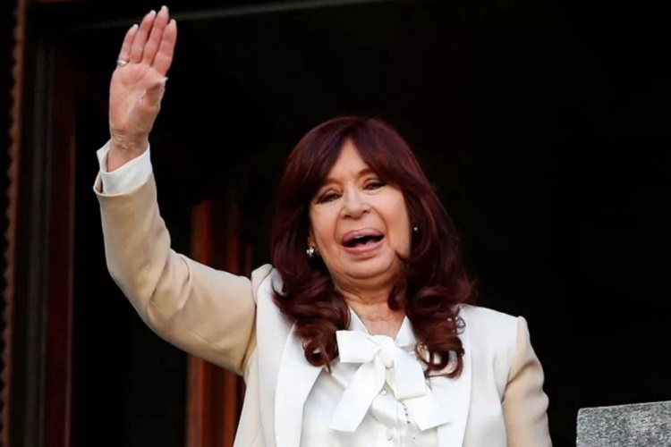 Brasileiro é detido na Argentina após tentar assassinar a vice-presidente Cristina Kirchner. VÍDEO