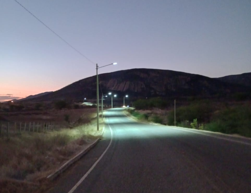 Iluminação Pública é instalada no trecho que liga a rodovia ao bairro Passagem Velha