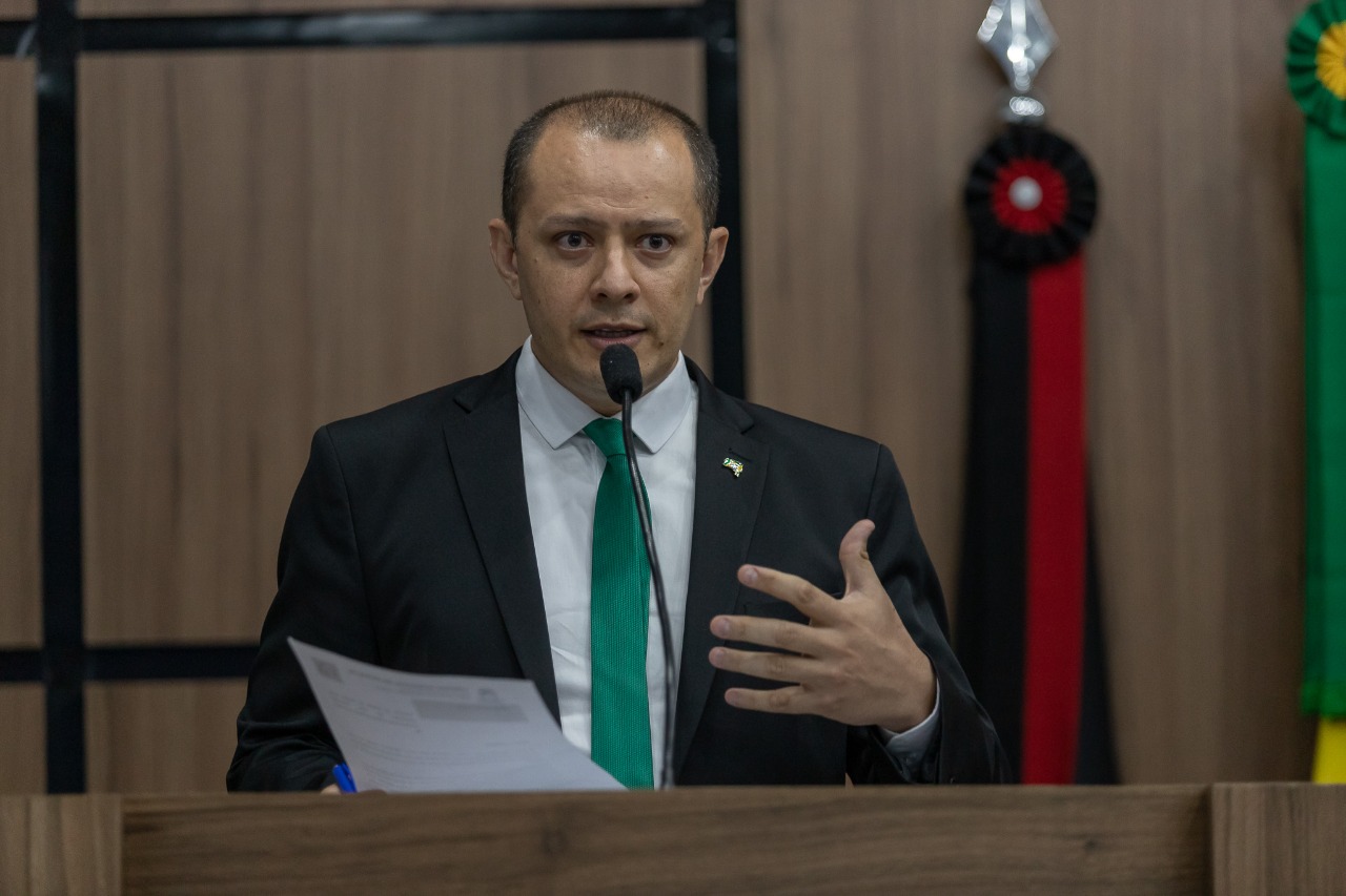 Vereador Josmá Oliveira emite nota de repúdio com relação a decisão do ministro Roberto Barroso de suspensão do piso de enfermagem