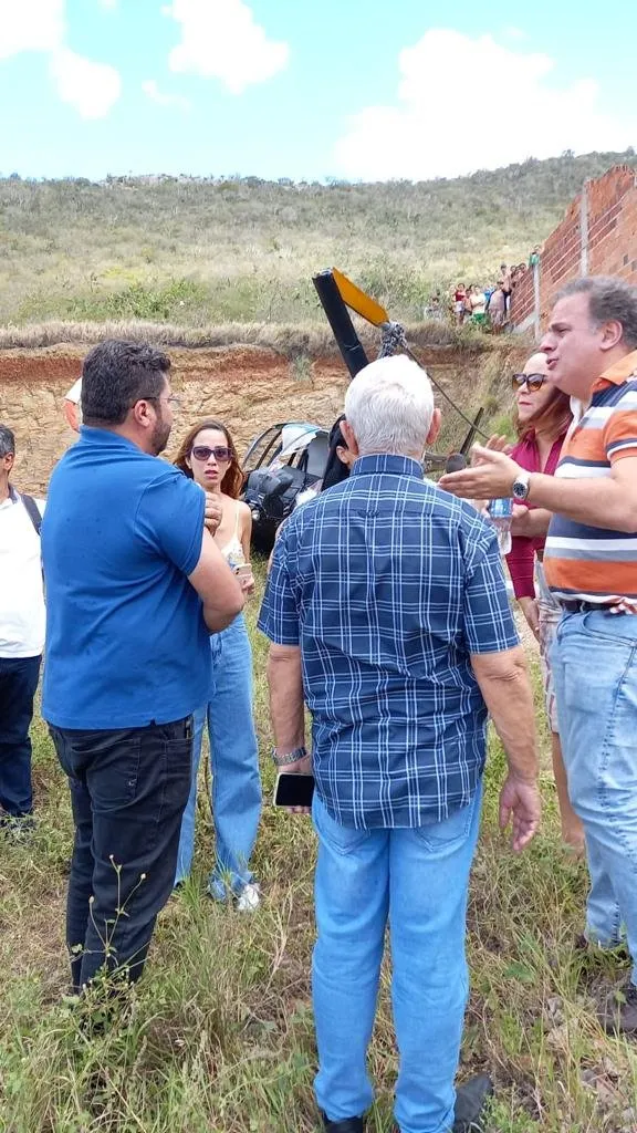 Helicóptero que transportava deputado federal cai na Bahia