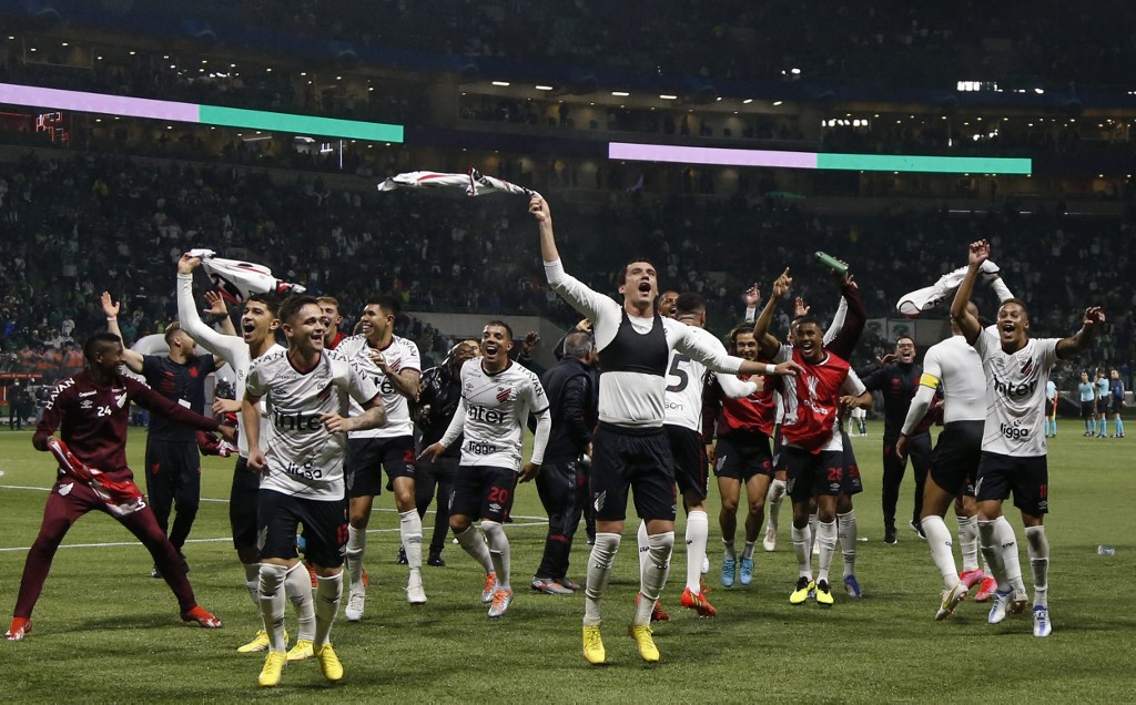 Libertadores: Athletico busca empate, elimina Palmeiras e vai à final