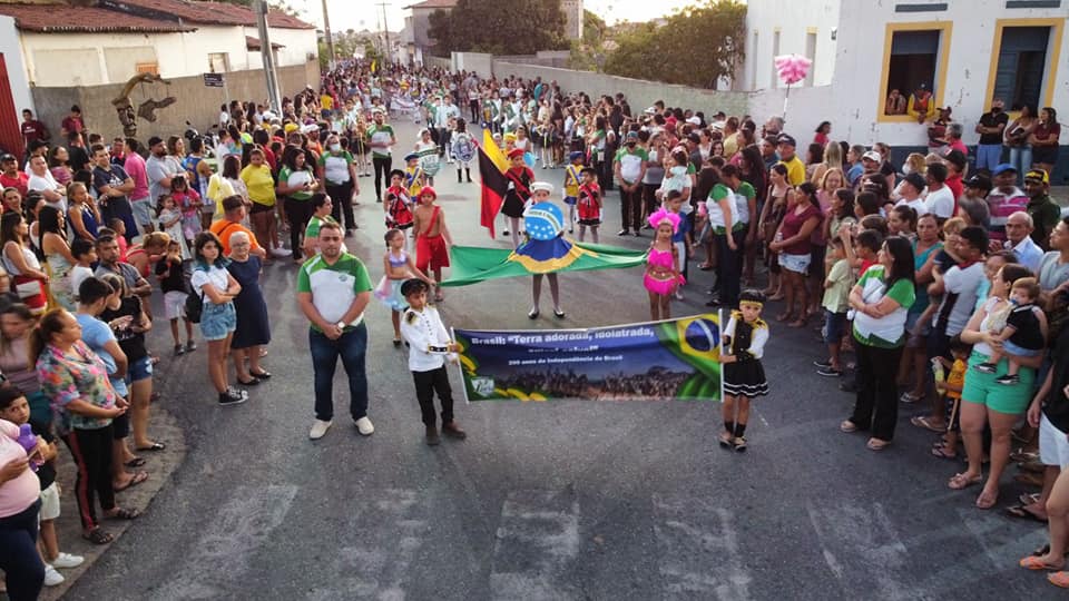 Prefeitura de São Mamede promove mais uma edição do Desfile Cívico de 07 de Setembro, que leva multidão as ruas da cidade. Confira