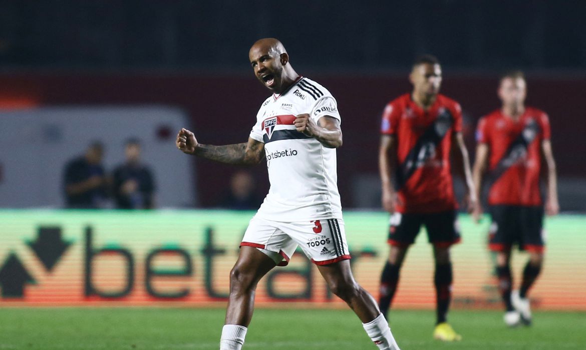 Sul-Americana: São Paulo derrota Atlético-GO nos pênaltis e chega à final