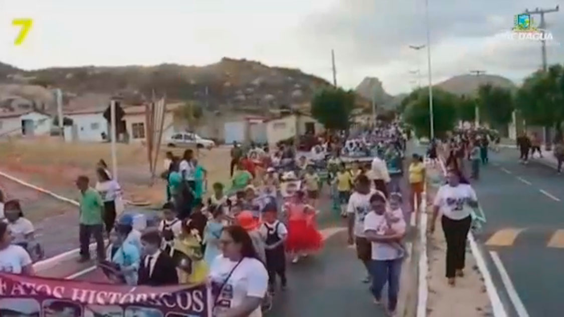 Prefeitura de Mãe d'Água realiza grande Desfile Cívico de 7 de Setembro. Veja as imagens