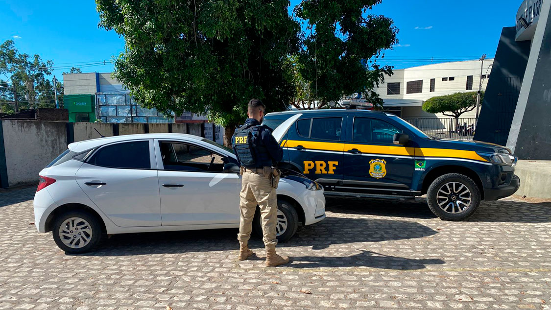 Polícia Rodoviária Federal recupera no Sertão da Paraíba veículo roubado na cidade de Parnamirim-RN