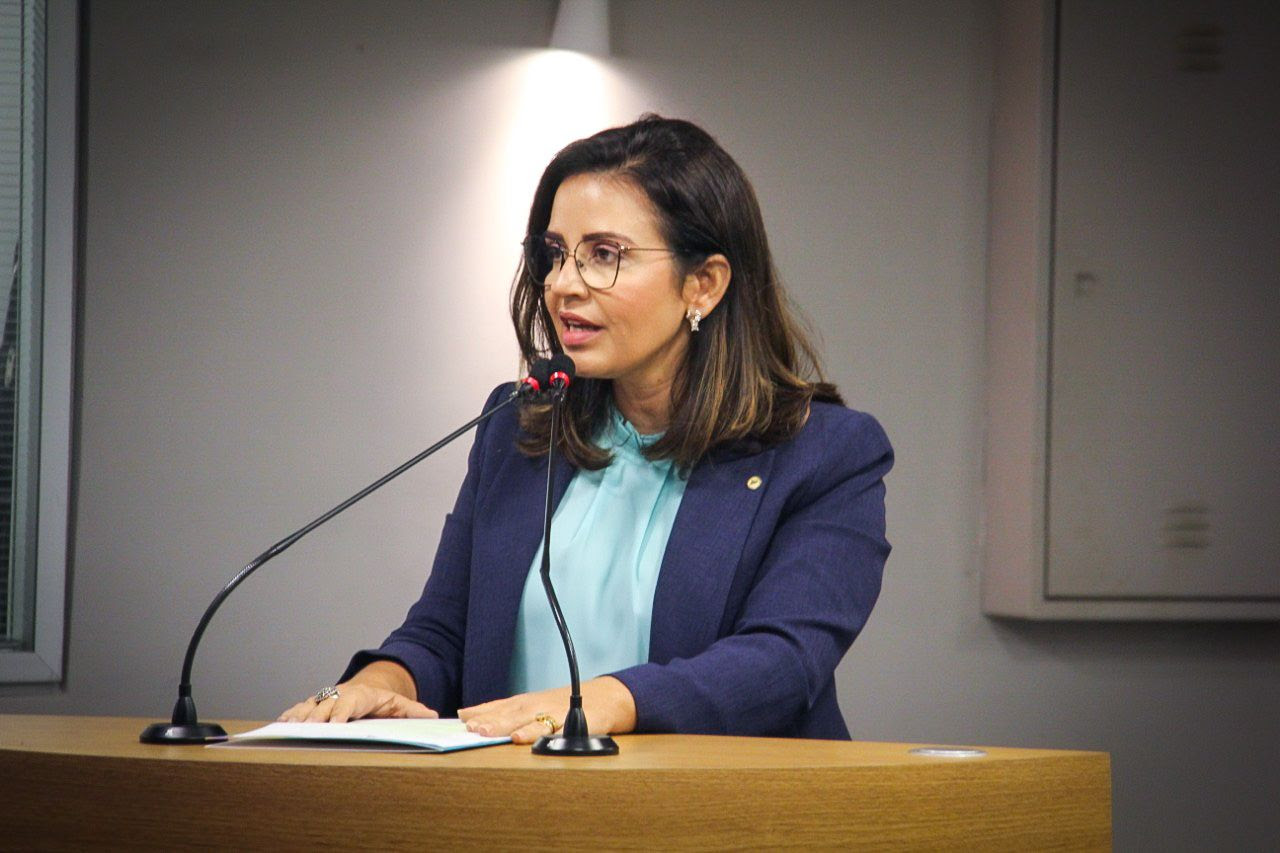 Candidata ao Senado Pollyana Dutra faz reagendamento de entrevista à Rádio Espinharas de Patos, para esta quarta (14)