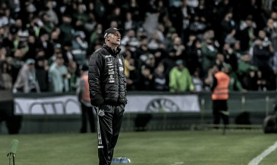 Avaí acerta com Lisca para o lugar de Eduardo Barroca