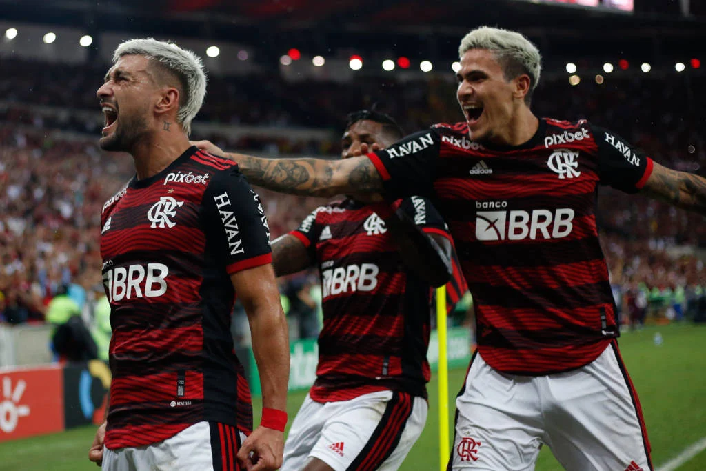 Flamengo volta a vencer o São Paulo e vai à final da Copa do Brasil