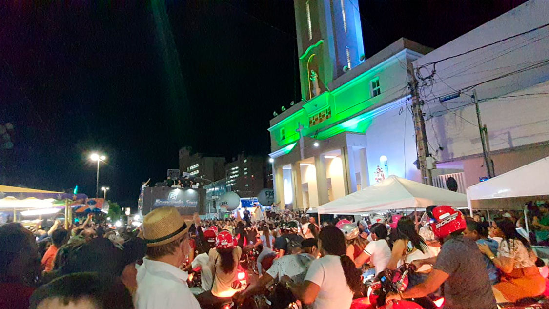 Abertura da Festa de Nossa Senhora da Guia reúne centenas de fiéis na cidade de Patos. Veja vídeo