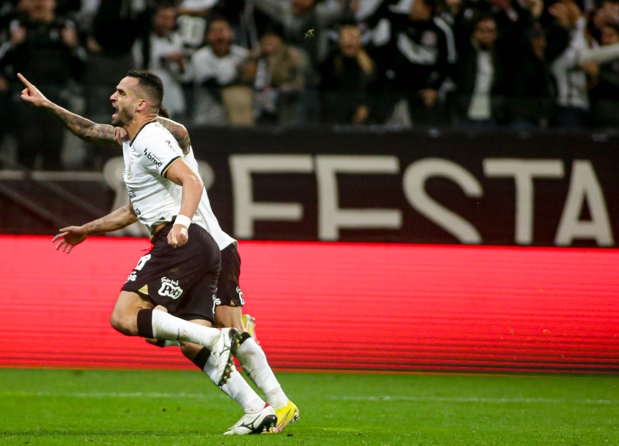 Copa do Brasil: Corinthians vence Fluminense e pega Flamengo na final