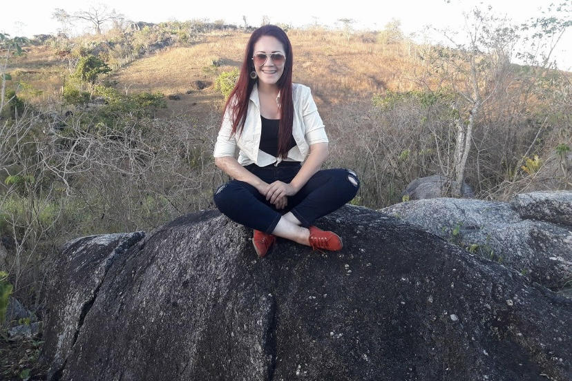 Jornalista Aline Martins morre aos 36 anos, vítima de câncer