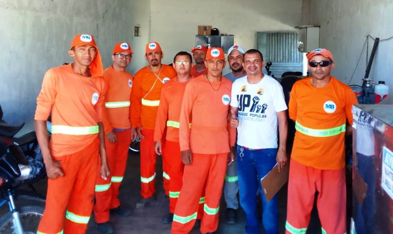 Garis realizam assembleia na cidade de Patos em busca de melhores condições de trabalho e reajuste nos salários