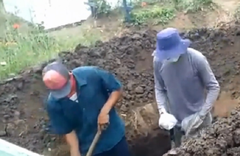 Coveiro é afastado do cargo após cobrar R$ 300,00 para enterrar idosa, em cidade da Paraíba