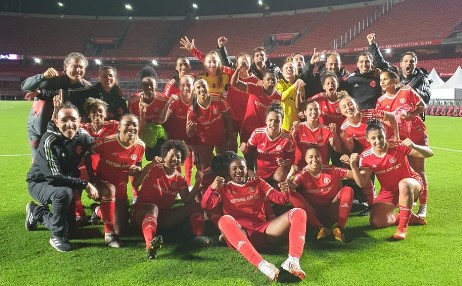 BRASILEIRÃO FEMININO: Com recorde de público, Internacional e Corinthians empatam