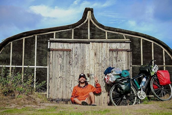 Da Europa à África: paraibano natural de Monteiro viaja pelo mundo de bicicleta