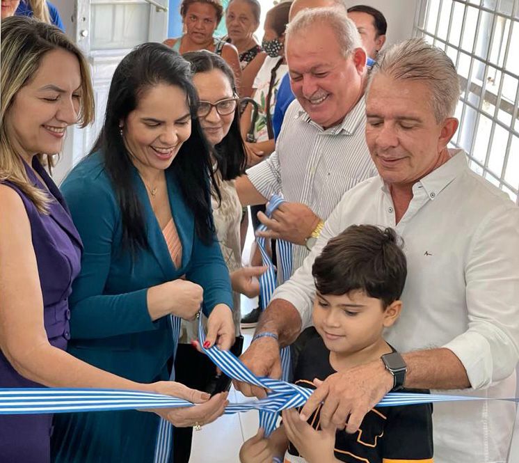 Prefeito de Patos entrega reforma da Secretaria da Receita