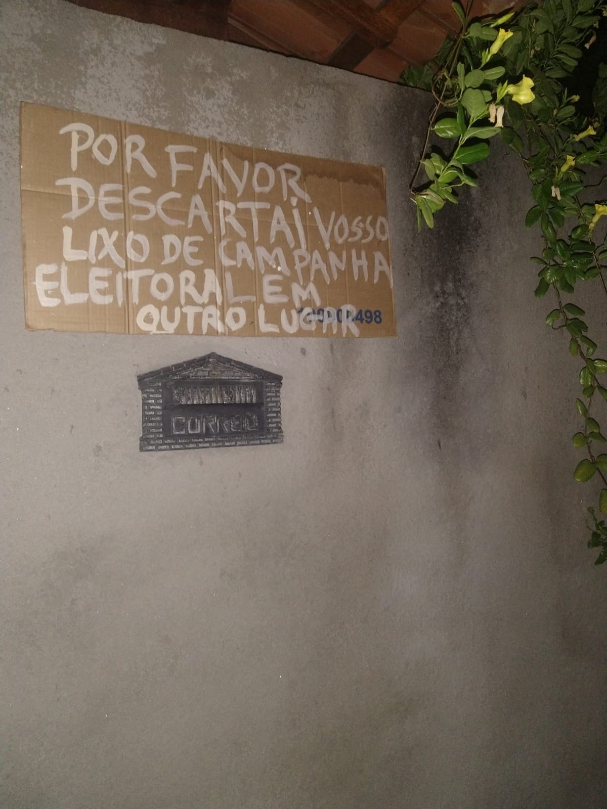 Em Patos, cidadão se irrita após receber material de campanha política mesmo deixando aviso na caixa do correio. Veja
