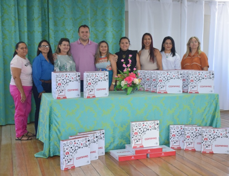 Prefeitura de São Mamede entrega Notebooks a Professores da Rede Municipal 