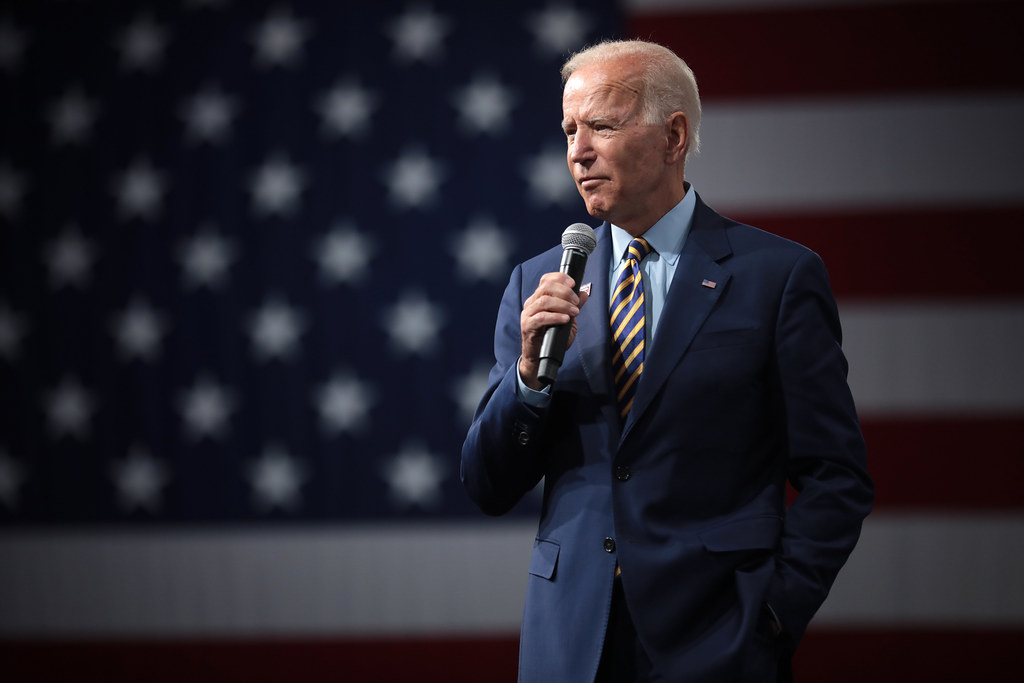 Biden anuncia perdão a condenados por posse de maconha nos EUA