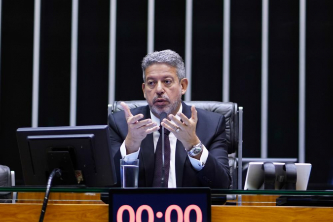 Presidente da Câmara, Arthur Lira, promete projetos contra institutos de pesquisas e fala em proibição por oito anos