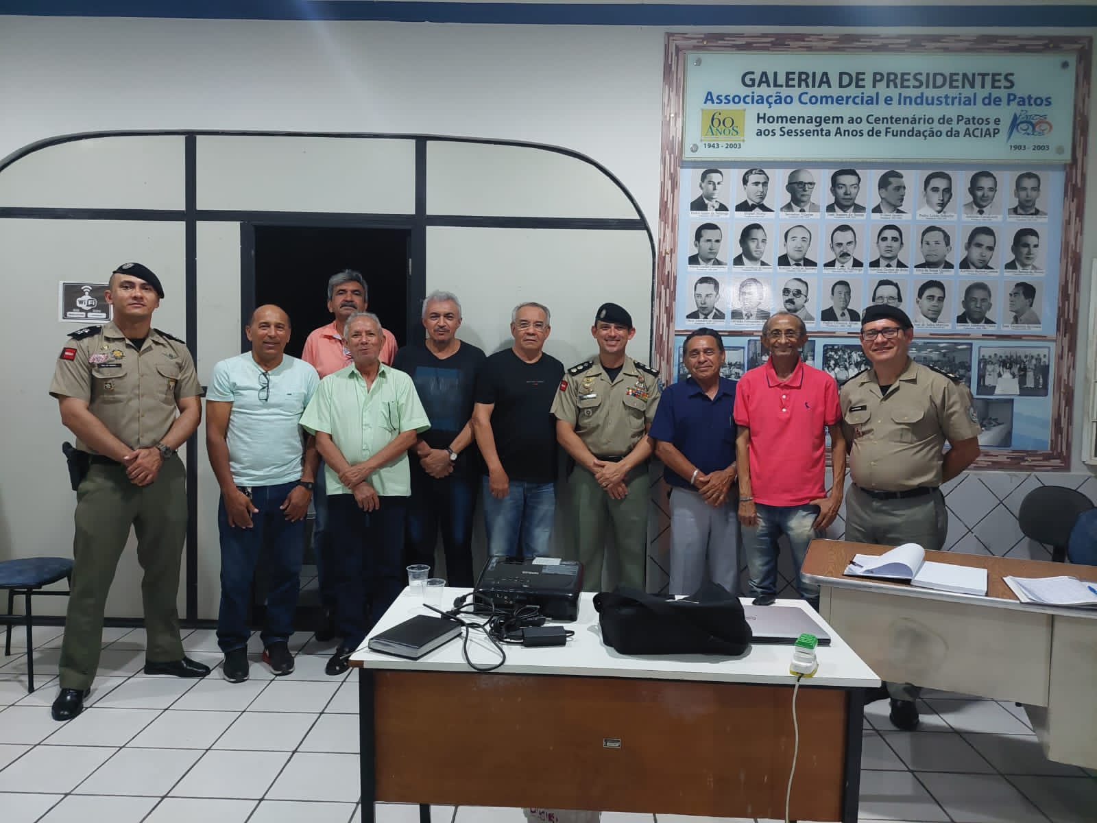 Polícia Militar reúne-se com representantes do comércio patoense e traça estratégia de segurança para categoria