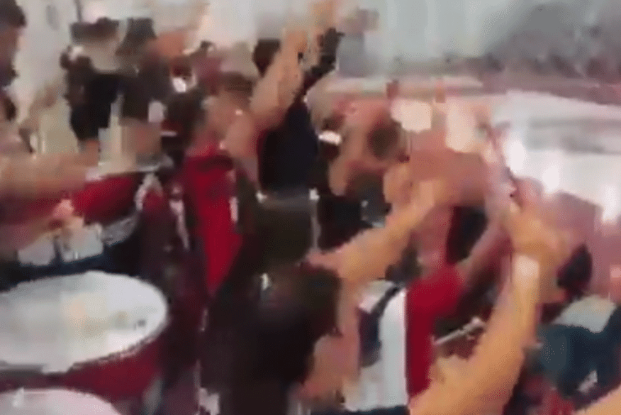 No Rio de Janeiro: Alunos ofendem motoboys com frases preconceituosas e são banidos de município e multados. Veja vídeo