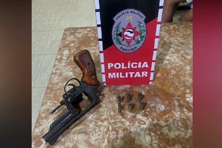 Polícia Militar prende dois homens com arma e munições intactas, no Vale do Piancó