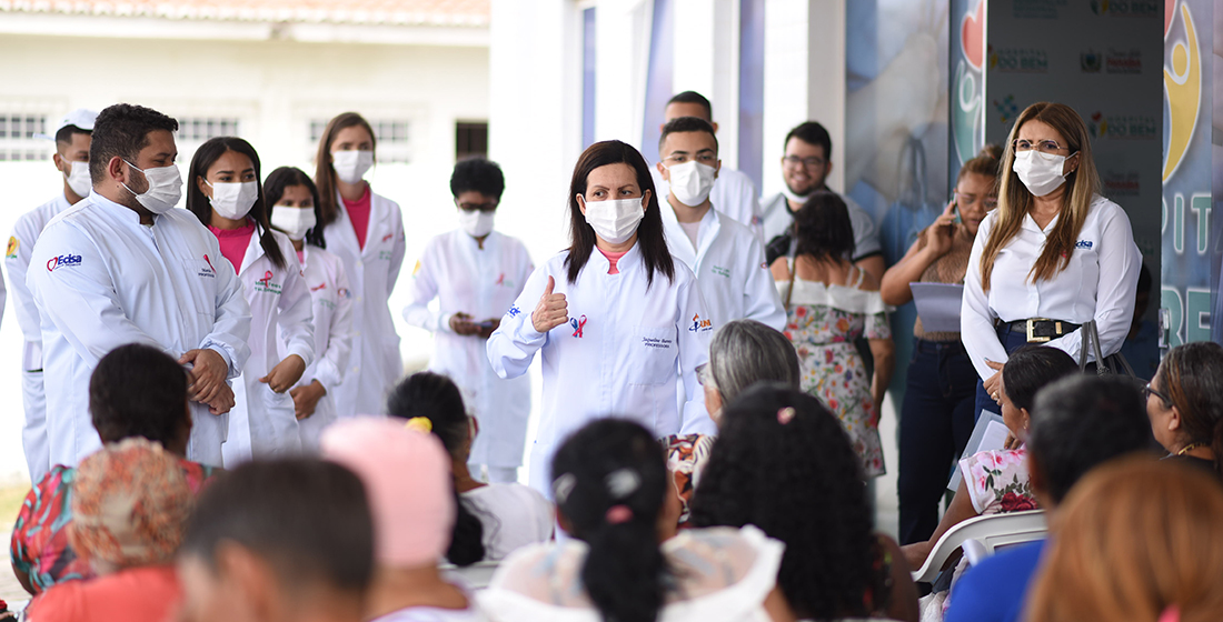 Ação social ECISA: Cursos de Enfermagem e Radiologia promovem atividade em alusão ao Outubro Rosa