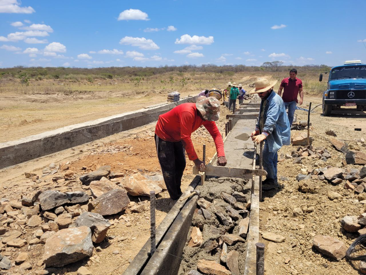 Prefeitura de Catingueira inicia construção de passagem molhada no Sítio Castelo