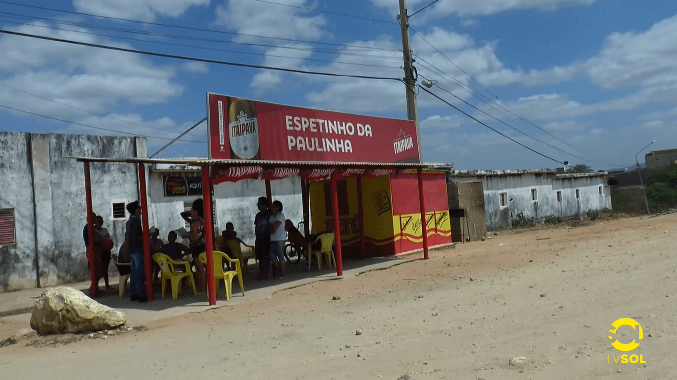 Em Patos: Comerciante faz apelo após receber ordem para desocupar ponto onde funciona espetinho e que é a única renda da família; Procurador do município explica