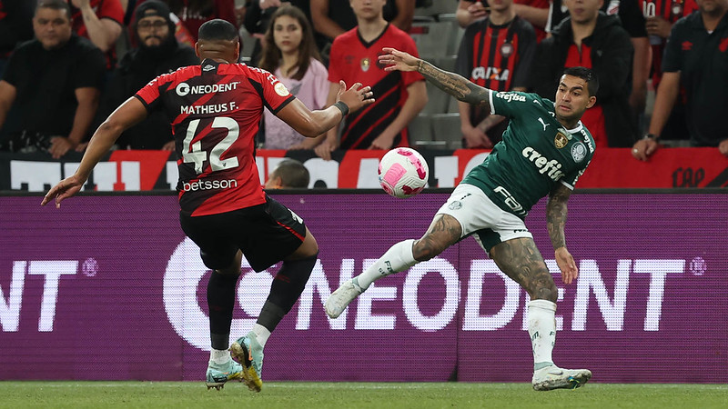 BRASILEIRÃO: Palmeiras vence com gols de Endrick e fica perto do título; Santos perde do Fla