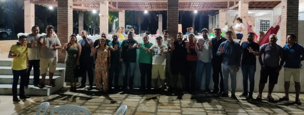 Cicinho Lima e prefeito de Santa Terezinha, Arimateia, promovem encontro com gestores do Sertão para ratificar apoio a João Azevêdo; veja lista