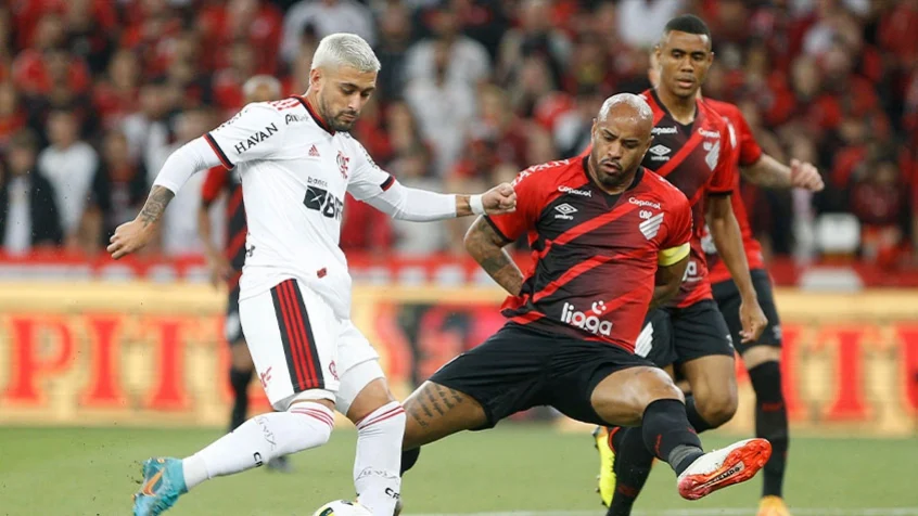 Flamengo e Athletico-PR se enfrentam pela Copa Libertadores da América. Veja escalações
