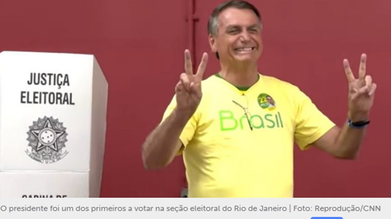 Presidente Bolsonaro votou no Rio de Janeiro na manhã deste domingo (30)