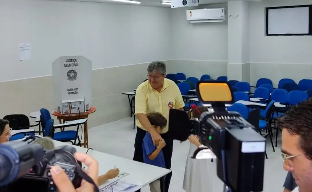 João Azevêdo vota em João Pessoa: 