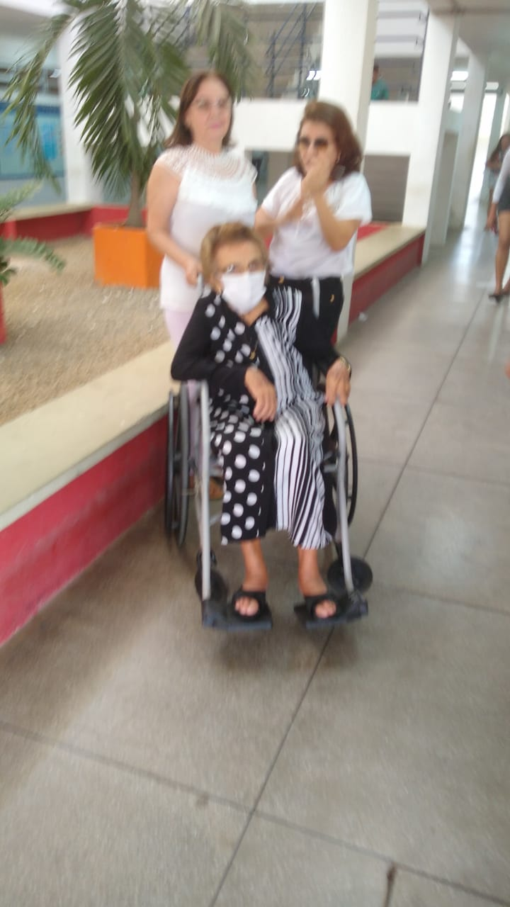 No Sertão: Aos 103 anos, idosa comparece a seção e registra voto em Catolé do Rocha