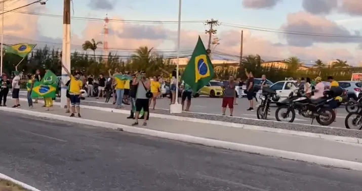 Apoiadores de Bolsonaro contestam vitória de Lula e protestam em João Pessoa. VÍDEO