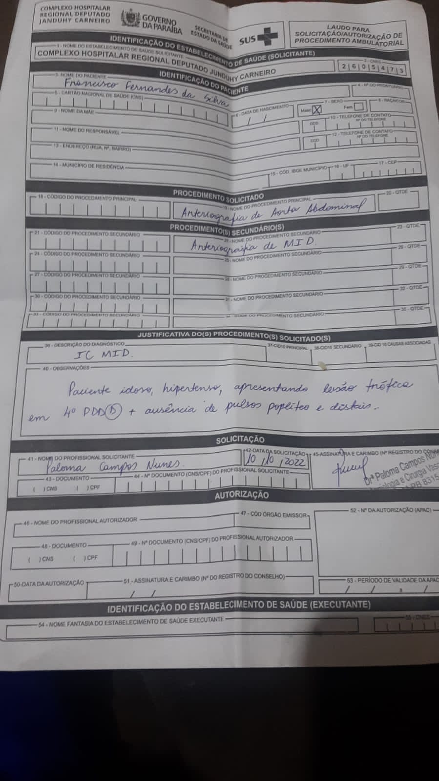 Família relata que idoso está internado no Hospital de Patos, em estado grave, aguardando para realizar exame; direção se posiciona e explica quadro. OUÇA