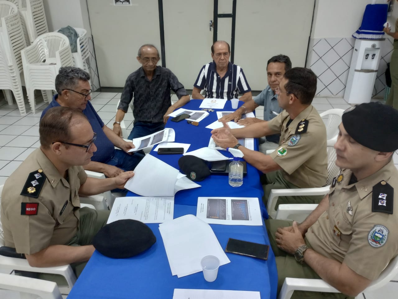 Projeto Comércio Seguro: Polícia Militar se reúne com representantes do comércio para articular ações de segurança em Patos. Ouça